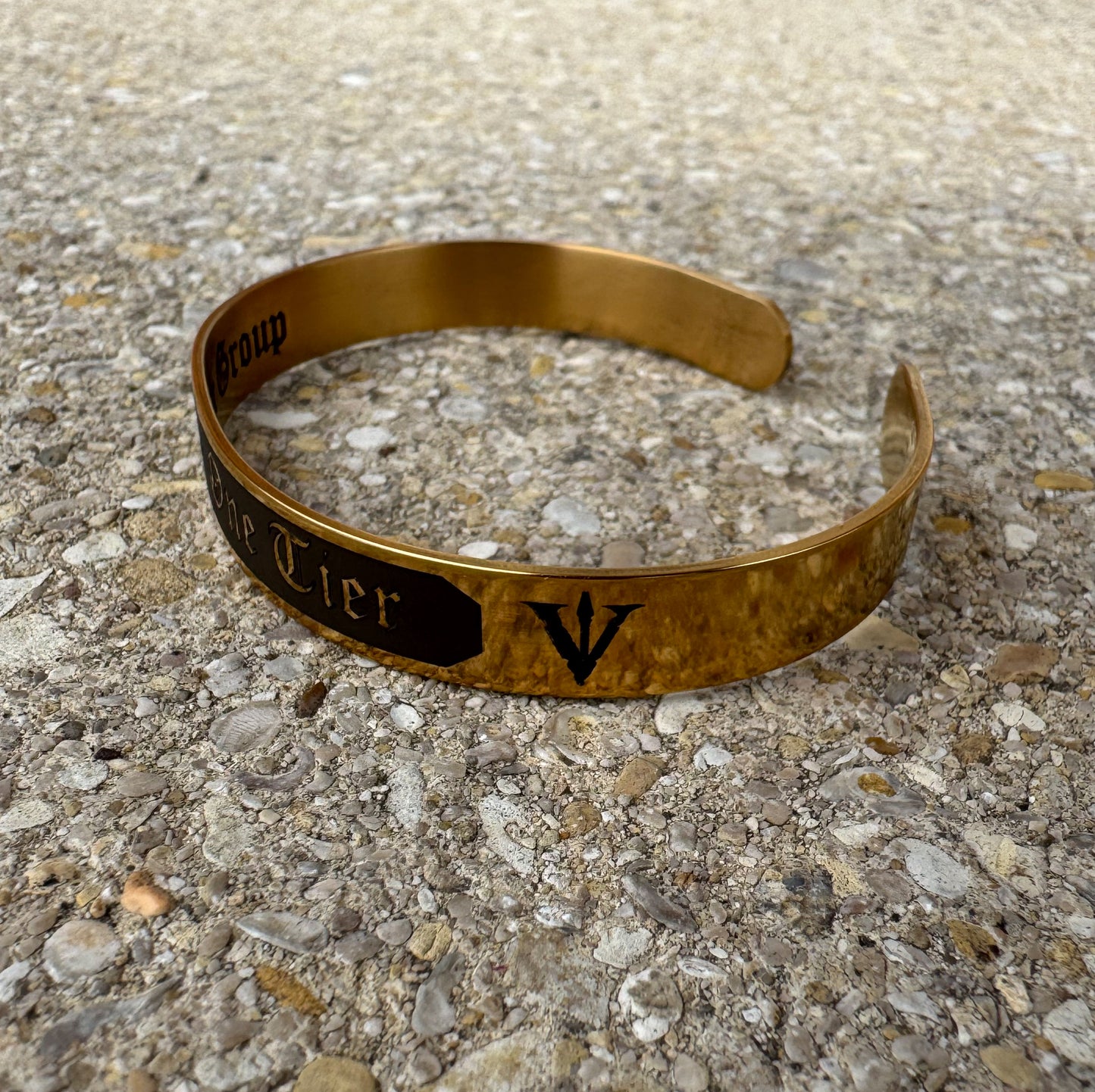 One Spear One Tier Stainless Steel Cuff